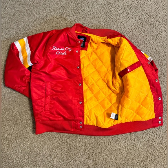 Youth Kansas City Chiefs NFL jacket - Picture 4 of 5